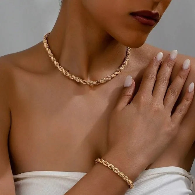 Conjunto de collar y pulsera