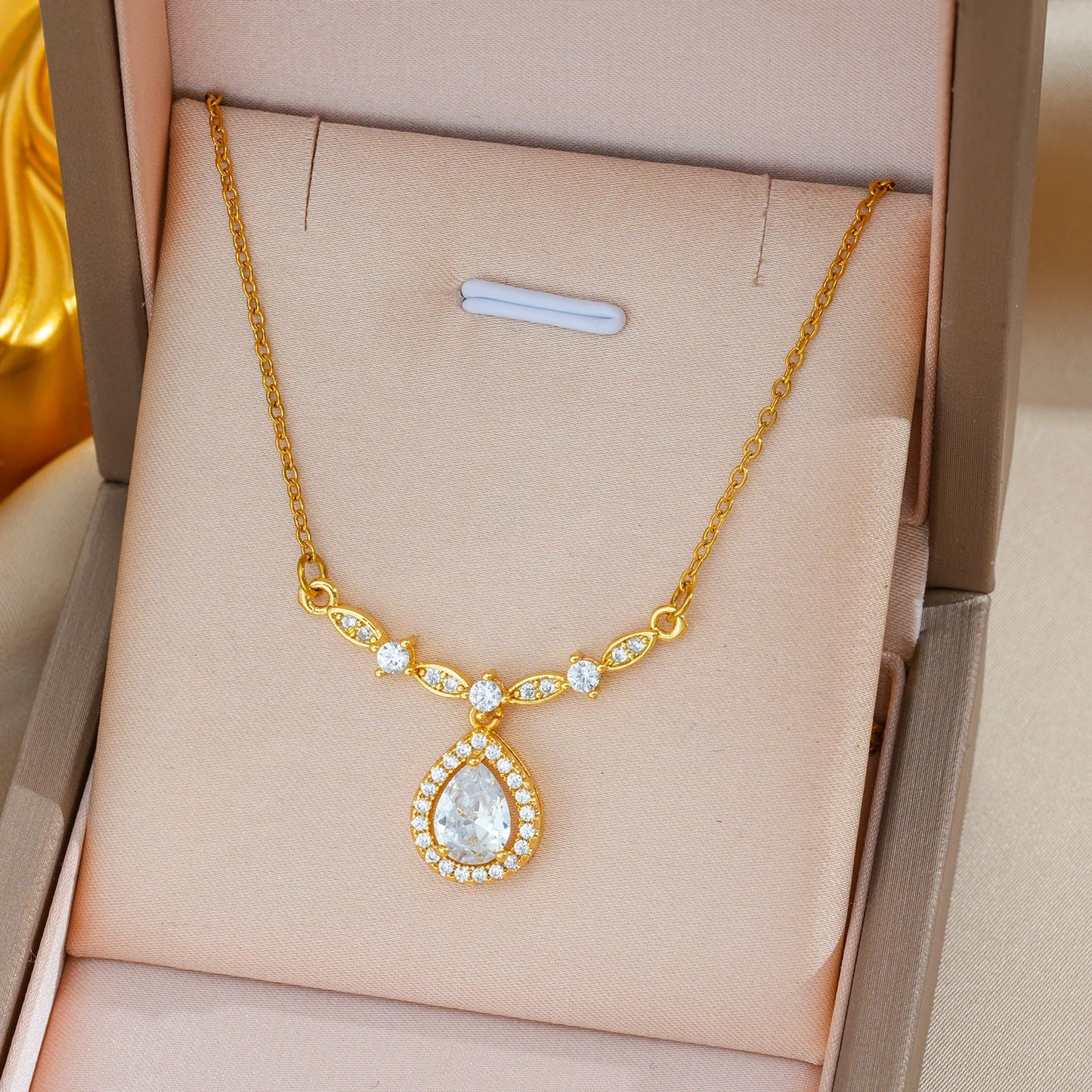 Collar de gota